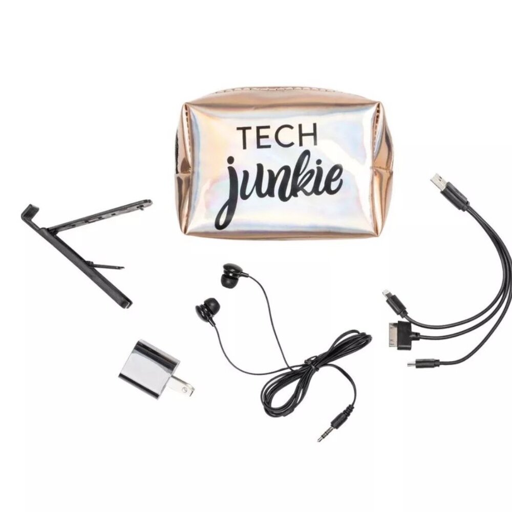 NWT Tech Junkie 5 piece cell phone kit